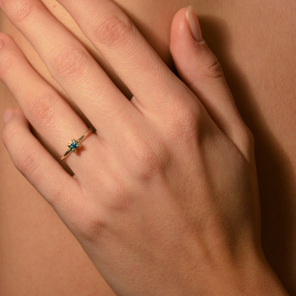 Oro verde anello diamante ikado milano